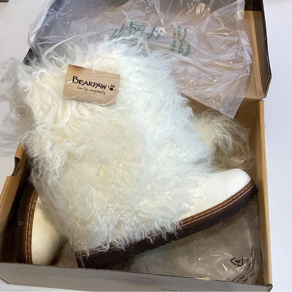 Bearpaw Boetis II White Women's Furry Boots Sz 12 1294W